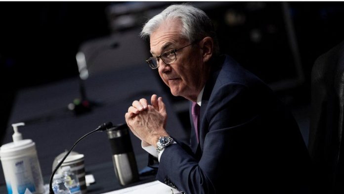 Predseda Federálneho rezervného systému Powell pôvodne predpovedal (Jún 2021), že inflačné tlaky budú len prechodné; Zdroj: Bloomberg