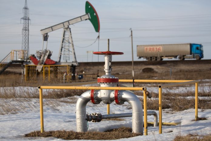 Na ropnom poli neďaleko Almetjevska, Tatarstan, Rusko.Fotograf: Andrej Rudakov / Bloomberg