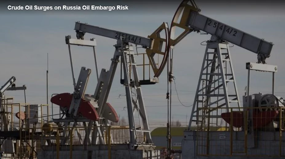 WTI pokračuje v raste. Americký minister zahraničných vecí Antony Blinken signalizoval Bidenovej administratíve a jej spojencom, že diskutujú o embargu na ruskú ropu, čo by mohlo ohroziť už aj tak vyhrievaný trh s ropou, ktorý by ešte viac volatilný. Bloomberg Daybreak: Ázia