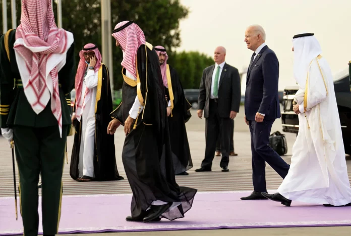 Prezident Biden prichádza v júli do Saudskej Arábie. Administratíva si myslela, že získala od Saudov prísľub, že v snahe stabilizovať ceny ropy budú pokračovať v jej dodávkach; Zdroj: Doug Mills/The New York Times