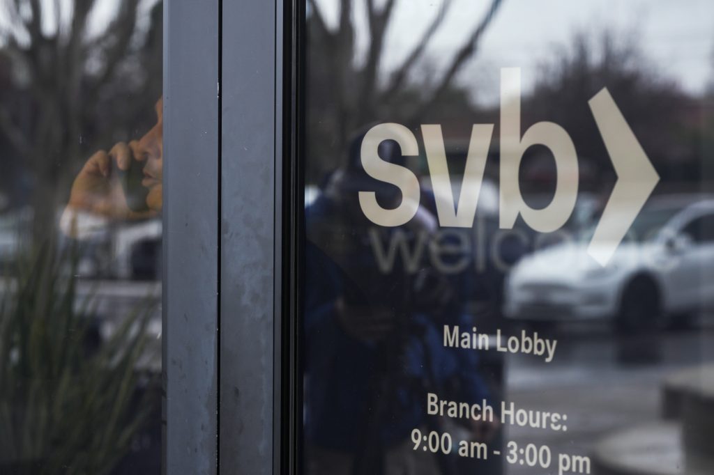 Sídlo banky Silicon Valley v Santa Clare v Kalifornii. Fotograf: Philip Pacheco/Bloomberg
