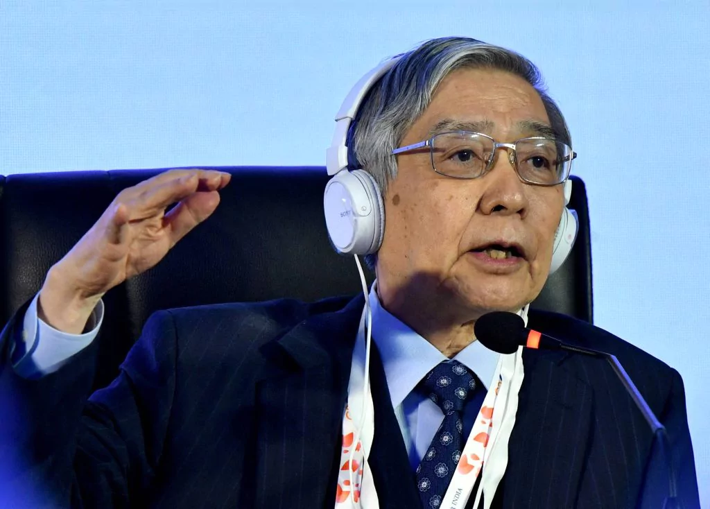 Guvernér Bank of Japan Haruhiko Kuroda reční počas tlačovej konferencie na predmestí indického Bengalúru vo februári. | REUTERS