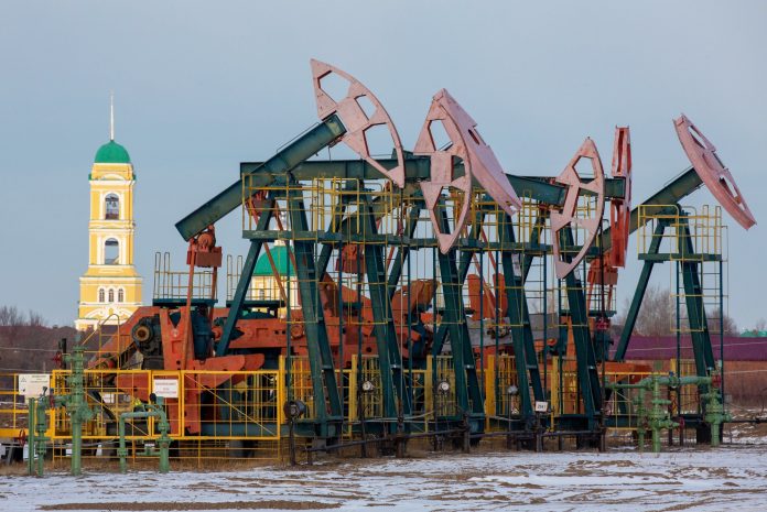 Ropné čerpacie stojany v Rusku. Fotograf: Andrej Rudakov/Bloomberg